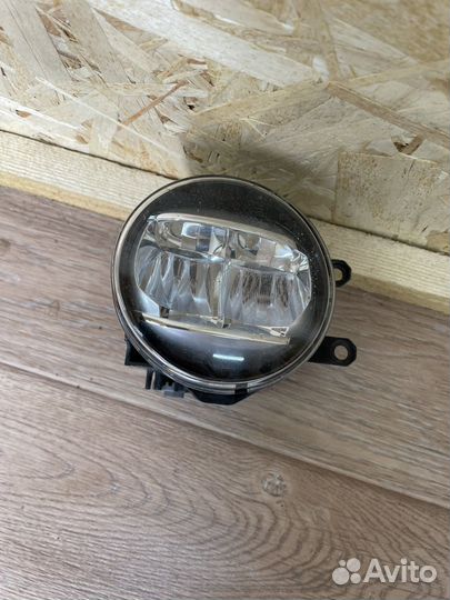 Противотуманная фара левая Toyota Camry V70