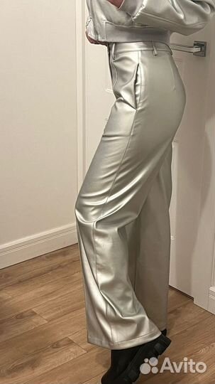 Брюки эко-кожаные серебро