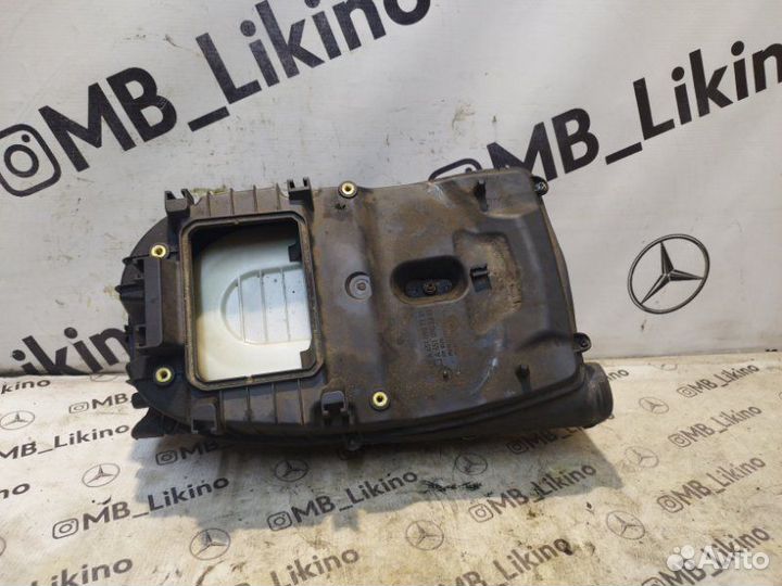 Корпус воздушного фильтра Mercedes C-Class W204