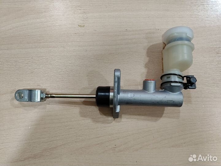 Главный цилиндр сцепления hyundai Accent