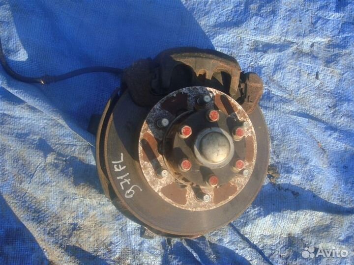 Ступица передняя левая Mitsubishi Pajero V21C 1996