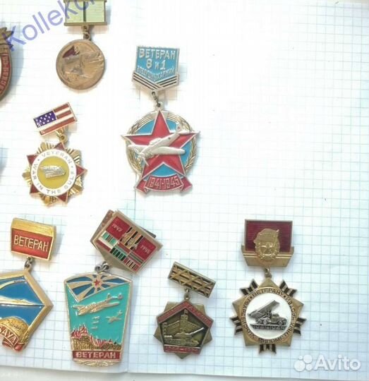 Значки 43 штуки