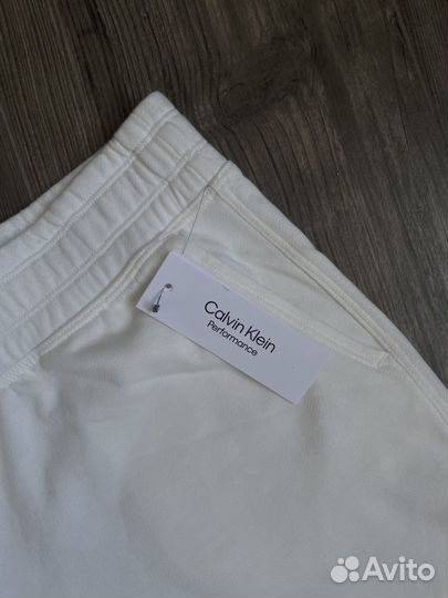 Новые женские шорты Calvin Klein
