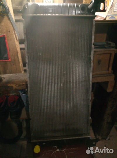 Радиатор Шевроле Тахо 900