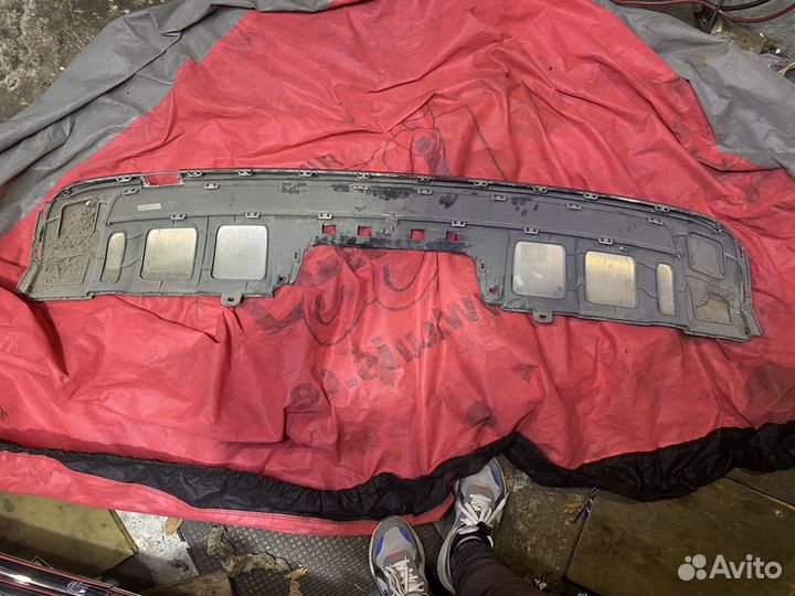 Накладка зад бампера a1668804340