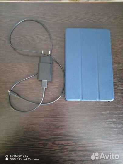 Планшет Lenovo tab 8