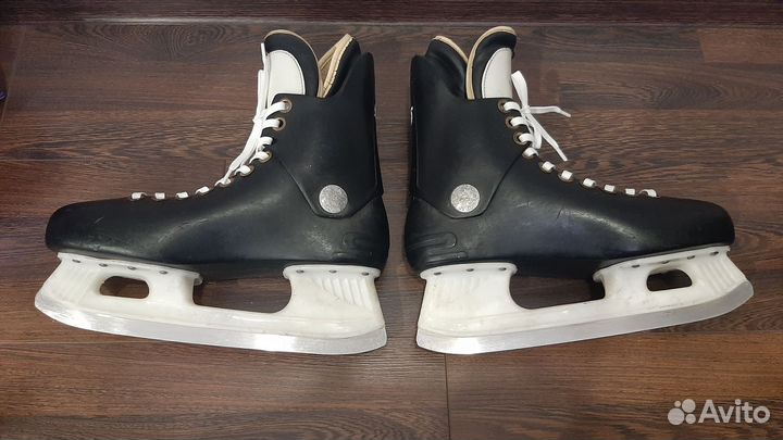 Хоккейные коньки salvo 44р