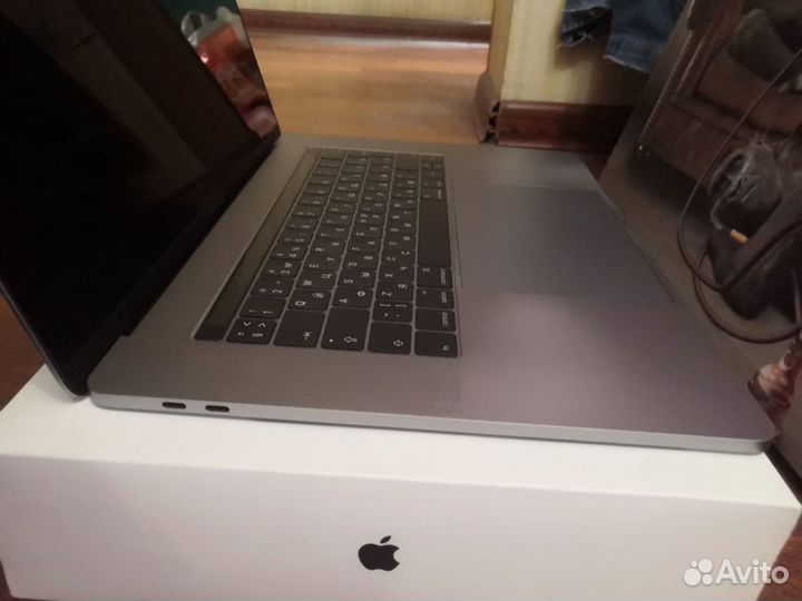 Apple MacBook Pro 15 2016 (a1707)