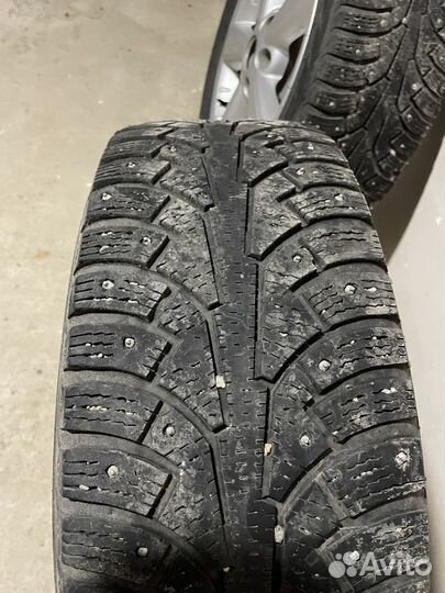 Nokian Tyres Hakkapeliitta 5 215/60 R17 100