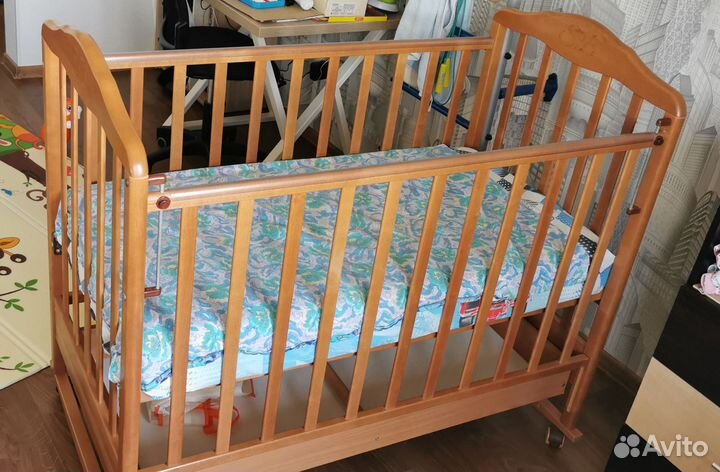 Детская кроватка
