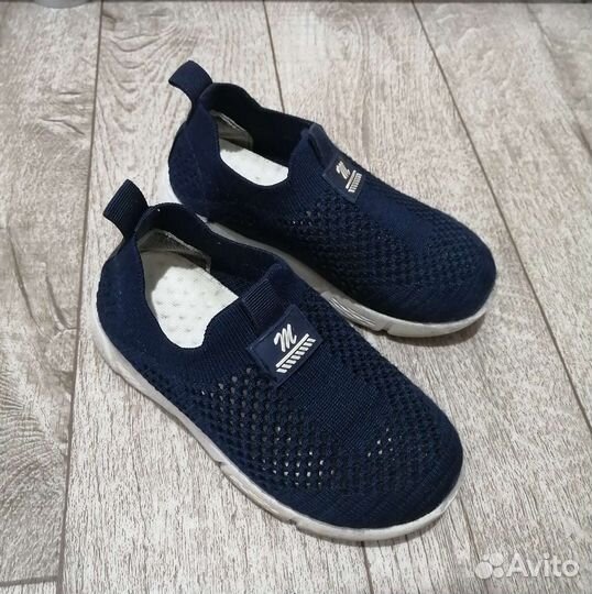 Кроссовки и слипоны