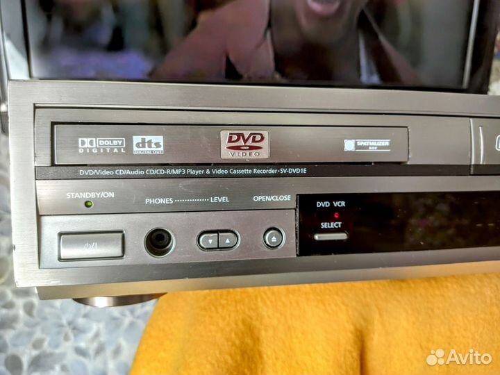 S-VHS Стерео видеомагнитофон Samsung SV-DVD1E