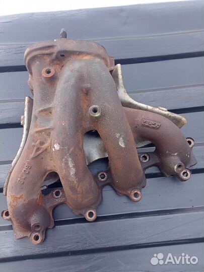 Выпускной коллектор и выпускной коллектор