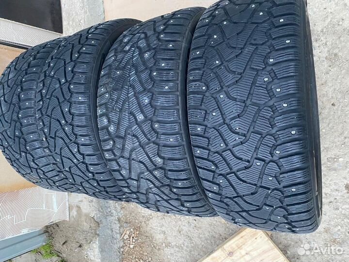 Pirelli Ice Zero 275/45 R20 и 305/40 R20 204M