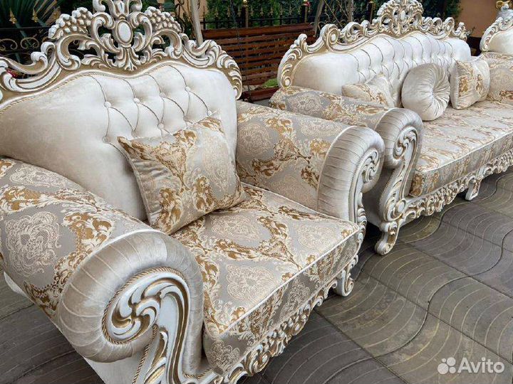 Диван с креслами корона