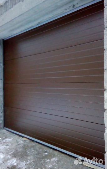 Секционные ворота