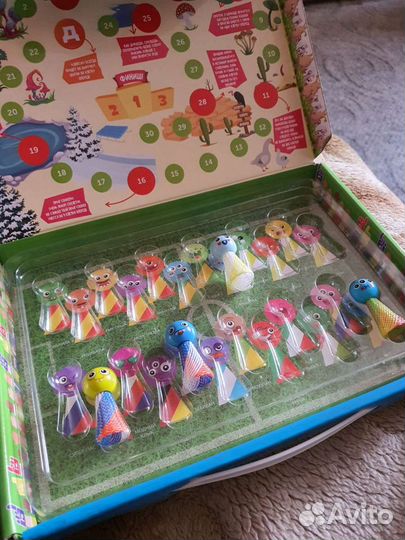 Альбомы, коробки коллекция прилипалы и прыгскокеры