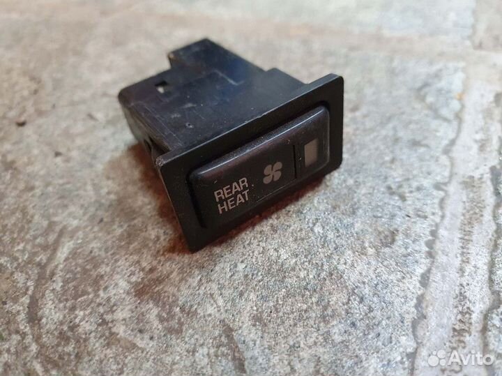 Кнопка обогрева Toyota Land Cruiser Prado 90