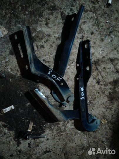 Петли капота Пежо 307