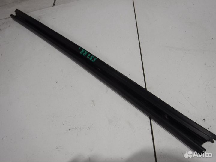 Уплотнитель стекла (внутри) Renault Scenic 3