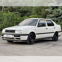 Volkswagen Vento 1.4 MT, 1993, 263 452 км, с пробегом, цена 180 000 руб.