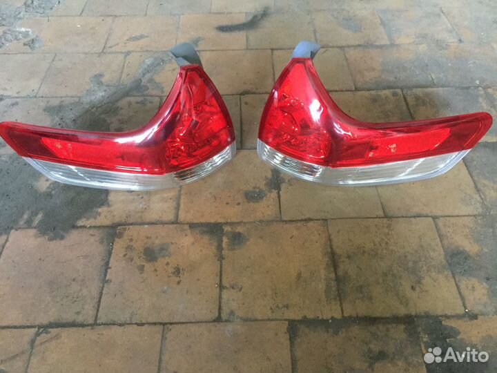 Задние фонари Toyota Sienna 3 2010-2014г