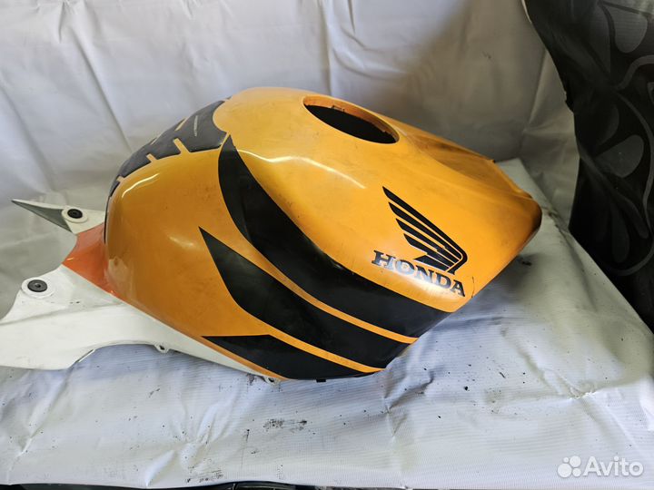 Фальш бак honda cbr1000rr 2006