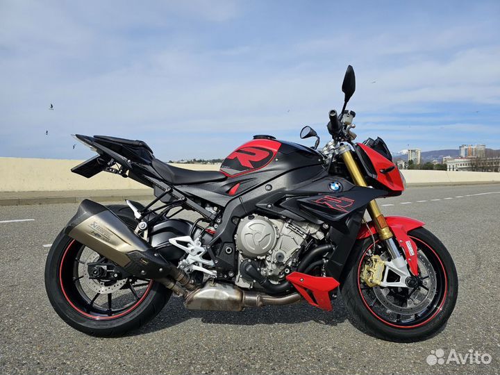 Продам мотоцикл bmw s1000r 2017 г, рестайлинг