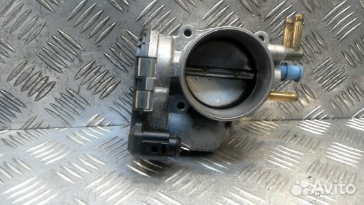 Дроссельная заслонка бензиновая audi A4 B6 (5SV20CU01)