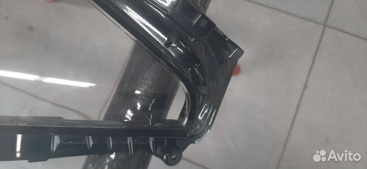 Стекло фары правой Lexus LX 450d 2015