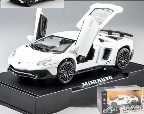 Металлическая модель автомобиля