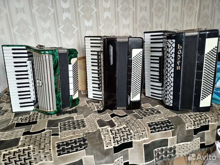 4 аккордеона