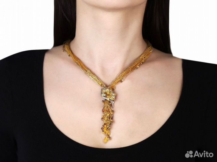 Золотое колье с гранатами и бриллиантами