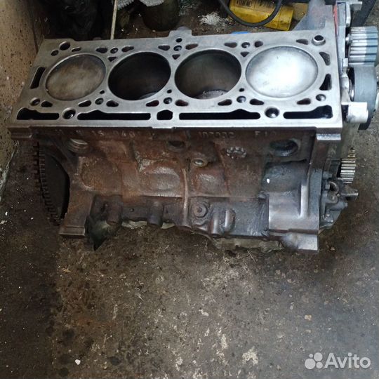 Продаю блок рено 1.4 Рено Логан