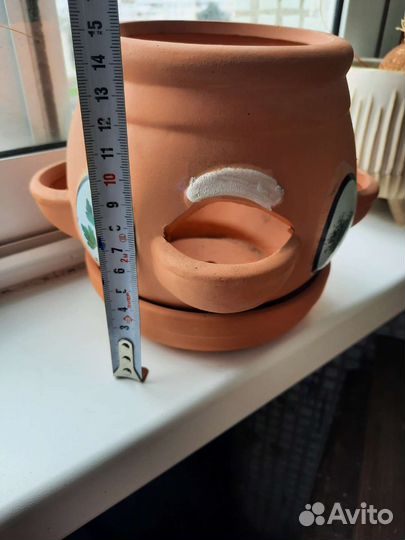 Глиняный горшок для цветов