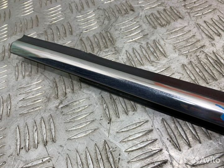 Молдинг стекла передний правый Kia Sportage SL