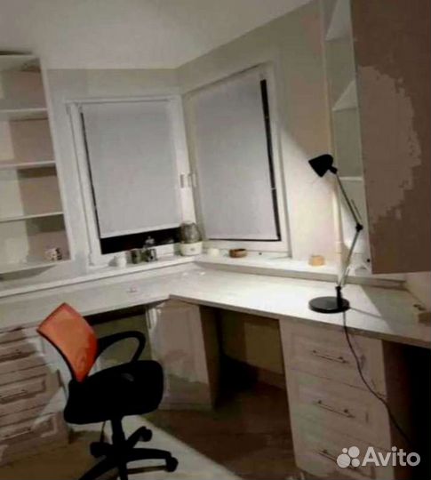 Рабочая зона у окна