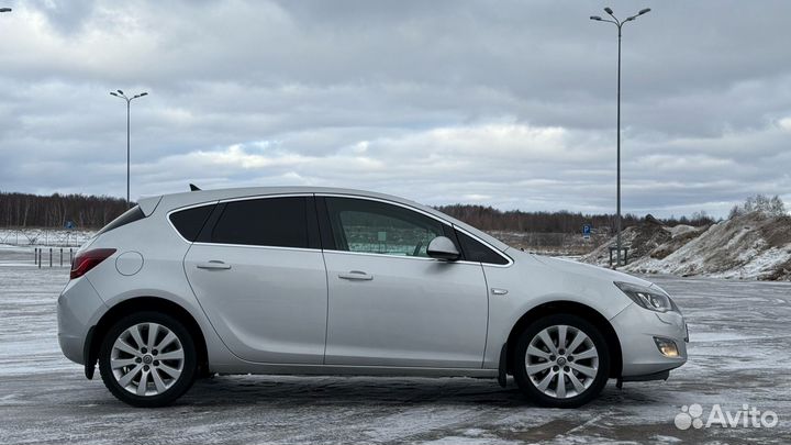 Opel Astra 1.6 AT, 2010, 131 000 км