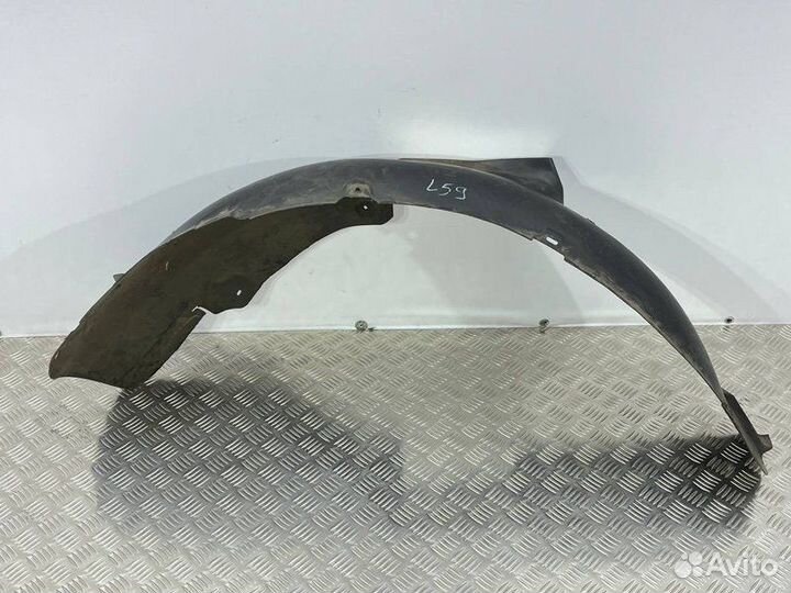 Подкрылок передний левый Volkswagen Golf MK4