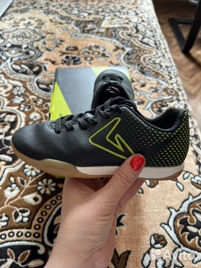 Футбольные бутсы 28 размер