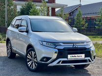 Mitsubishi Outlander 2.0 CVT, 2020, 63 000 км, с пробегом, цена 2 760 000 руб.