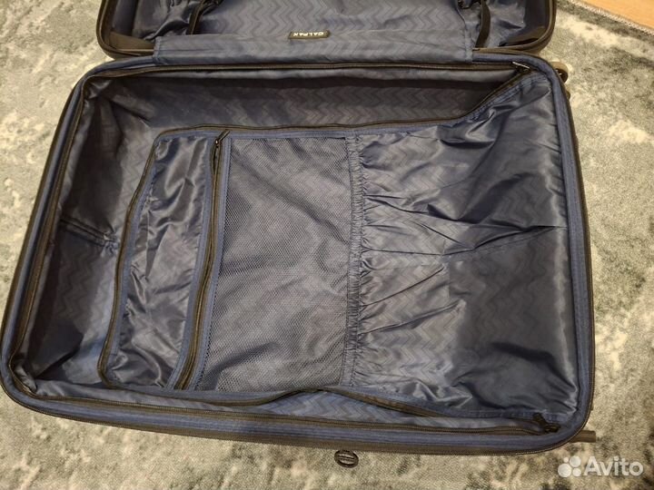 Чемодан на колесах calpak