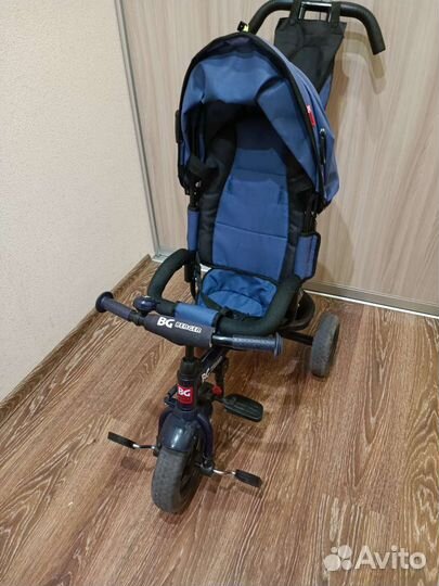 Трехколесный велосипед с родительской ручкой