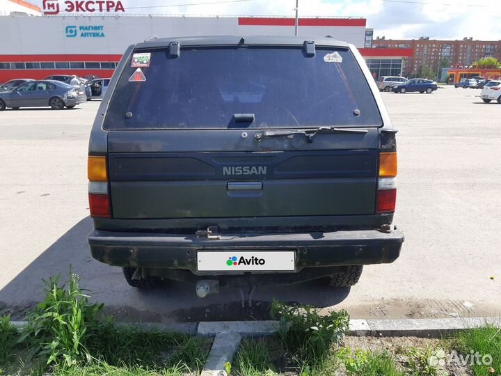 Nissan Terrano 2.4 МТ, 1990, 375 000 км