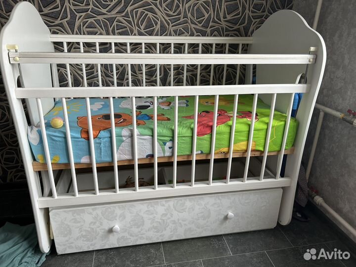 Продам детскую кроватку