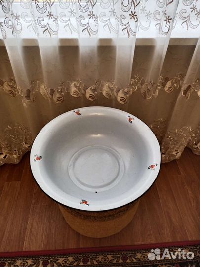 Эмалированный таз СССР