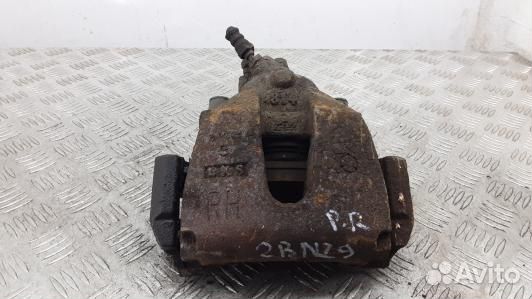 Суппорт тормозной передний правый mazda 3 1 (2BN29