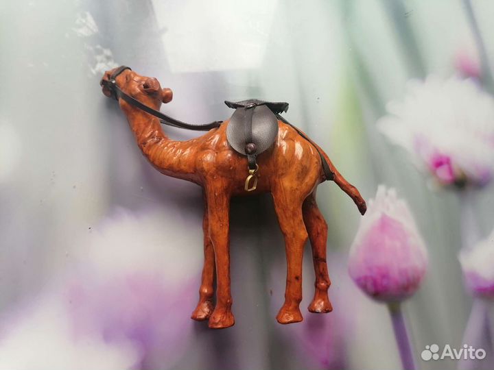 Фигурка верблюд