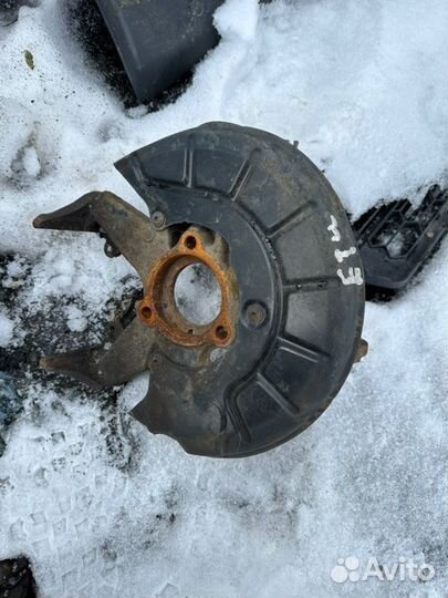 Кулак передний левый Skoda Yeti 1 2015