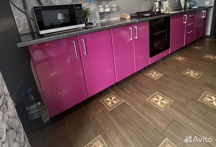 Кухонные фасады фуксия